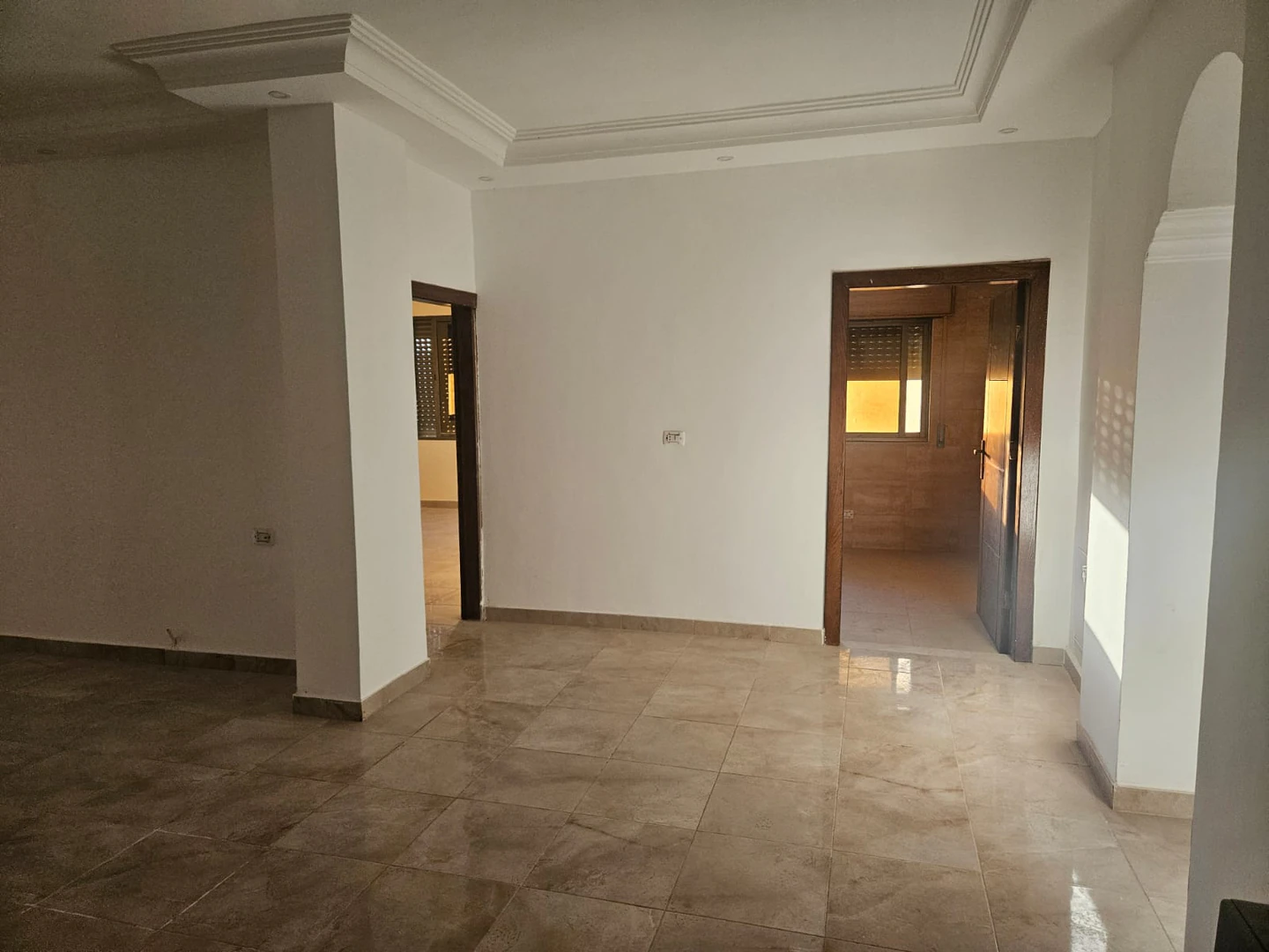 شقة في السلط - نقب الدبور  - 56,000 دأ - صورة 1