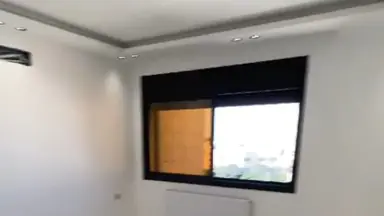 شقة - مرج الحمام - مقابل مدرسة البيان الدولية  - 124000 دأ