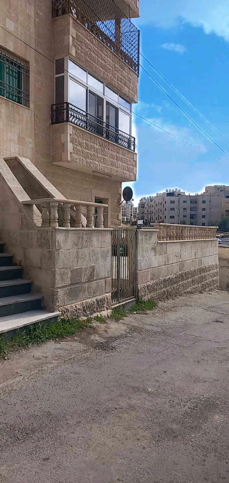 شقة في عمان ام نوارة شارع الحكمة - 45,000 دأ - صورة 1