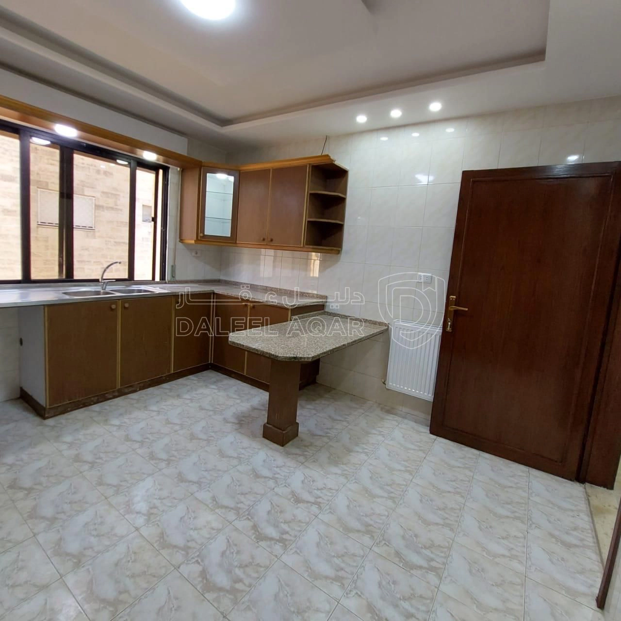 شقة في ضاحية الرشيد - خلف الجامعة الاردنية  - 53,000 دأ - صورة 1