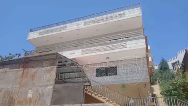 فيلا/منزل في السلط السلالم قرب مدرسة فاطمة الزهراء منزل رقم ٧ - 145,000 دأ - صورة NaN