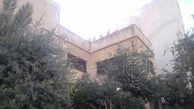 فيلا/منزل - صويلح الحي الشرقي مقابل كازيه توتال دخله مطعم الحناين شارع محمد اسماعيل العطيات - 160000 دأ