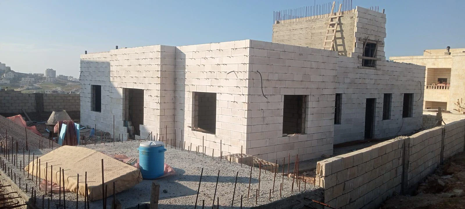 فيلا/منزل في شفابدران حوض المقرن قريب من مسجد الشمري  - 180,000 دأ - صورة 1