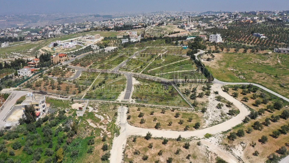 أرض في أرض سكنية للبيع في ناعور- 9 دقائق عن كازية السلام  - 79,000 دأ - صورة 1