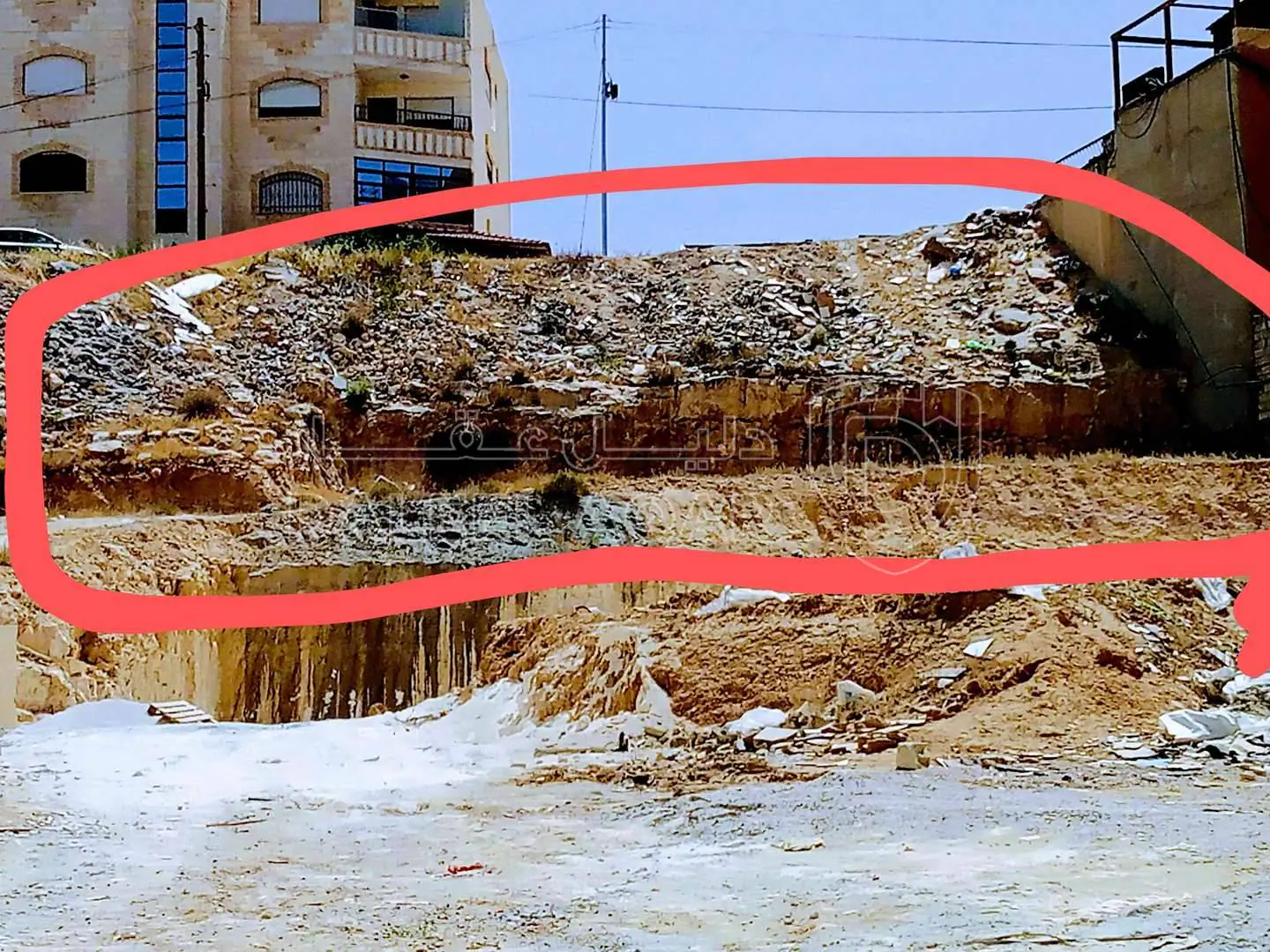 أرض في خلف محطة شحن السيارات الكهربائية شارع الكرامة - 59,000 دأ - صورة 1