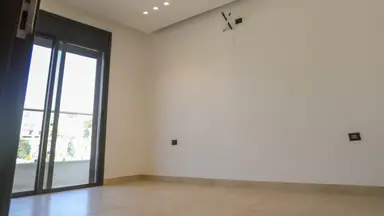 شقة - عبدون - 185000 دأ