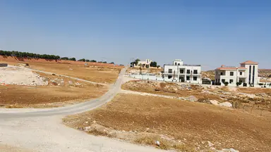 أرض في قطعة أرض سكنية منطقة فلل حديثة للبيع - 250,000 دأ - صورة NaN
