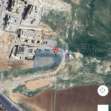 أرض في جنوب السفارة الاسترالية بجانب فلل الشامي - 1,200,000 دأ - صورة 1