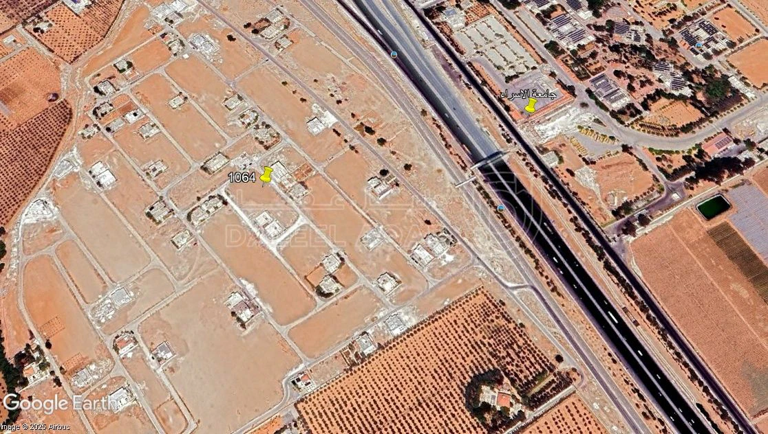 أرض في الطنيب السكه الغربي مقابل جامعة الاسراء - 115,000 دأ - صورة 1