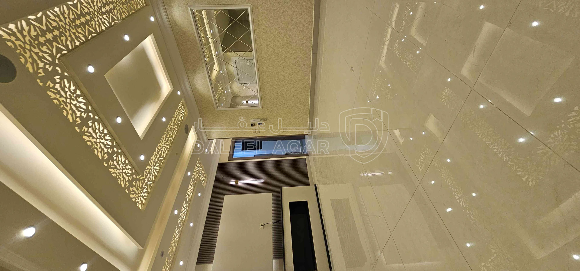 شقة في الجبيهه ام زويتينه دوبلكس درج داخلي اخير مع روف - 135,000 دأ - صورة 1