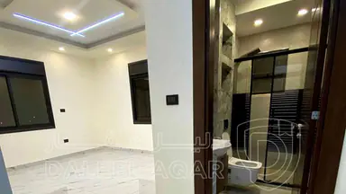 شقة في اربد - شرق دوار الثقافة خلف بن العميد - مقابل مسجد المصباح وقصر العليمي  - 73,000 دأ - صورة NaN