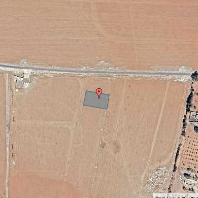 أرض في بالقرب من أكاديمية الزين الفروسية - 75,000 دأ - صورة 1