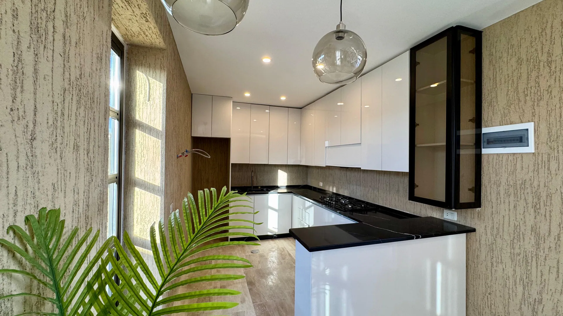 مزرعة/شاليه في 39 كم عن الرويال  - 168,000 دأ - صورة 1