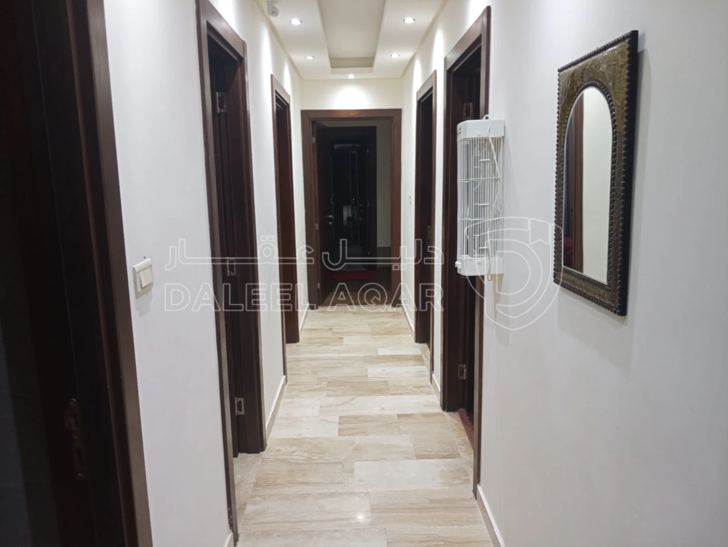 شقة في مرج الحمام - بجانب مطعم قرية النخيل  - 210,000 دأ - صورة 1