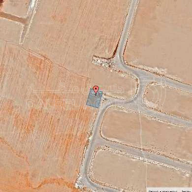 أرض في قرية الصلاحية - امتداد طريق المطار - 27,500 دأ - صورة 1