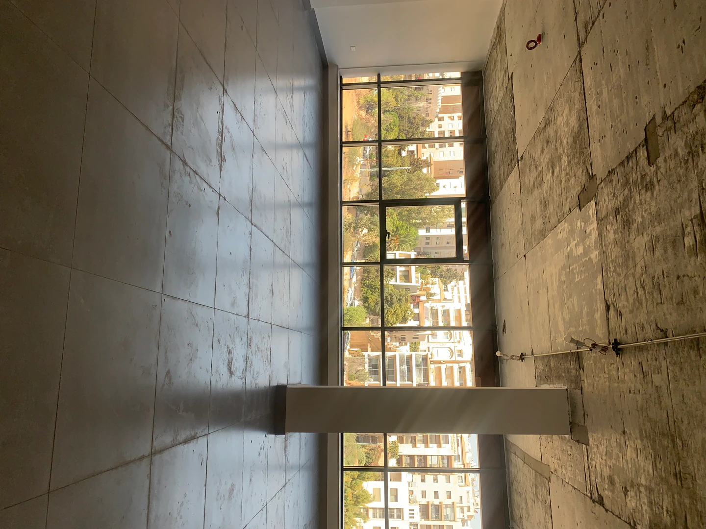 مكتب/تجاري في وادي صقرة، مقابل البنك العربي - 167,700 دأ - صورة 1