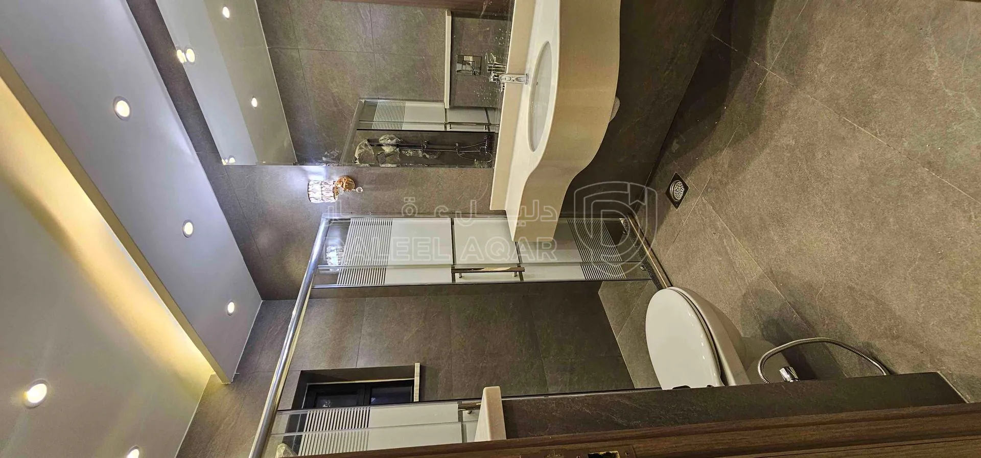 شقة في الجبيهه ام زويتينه  - 135,000 دأ - صورة 1