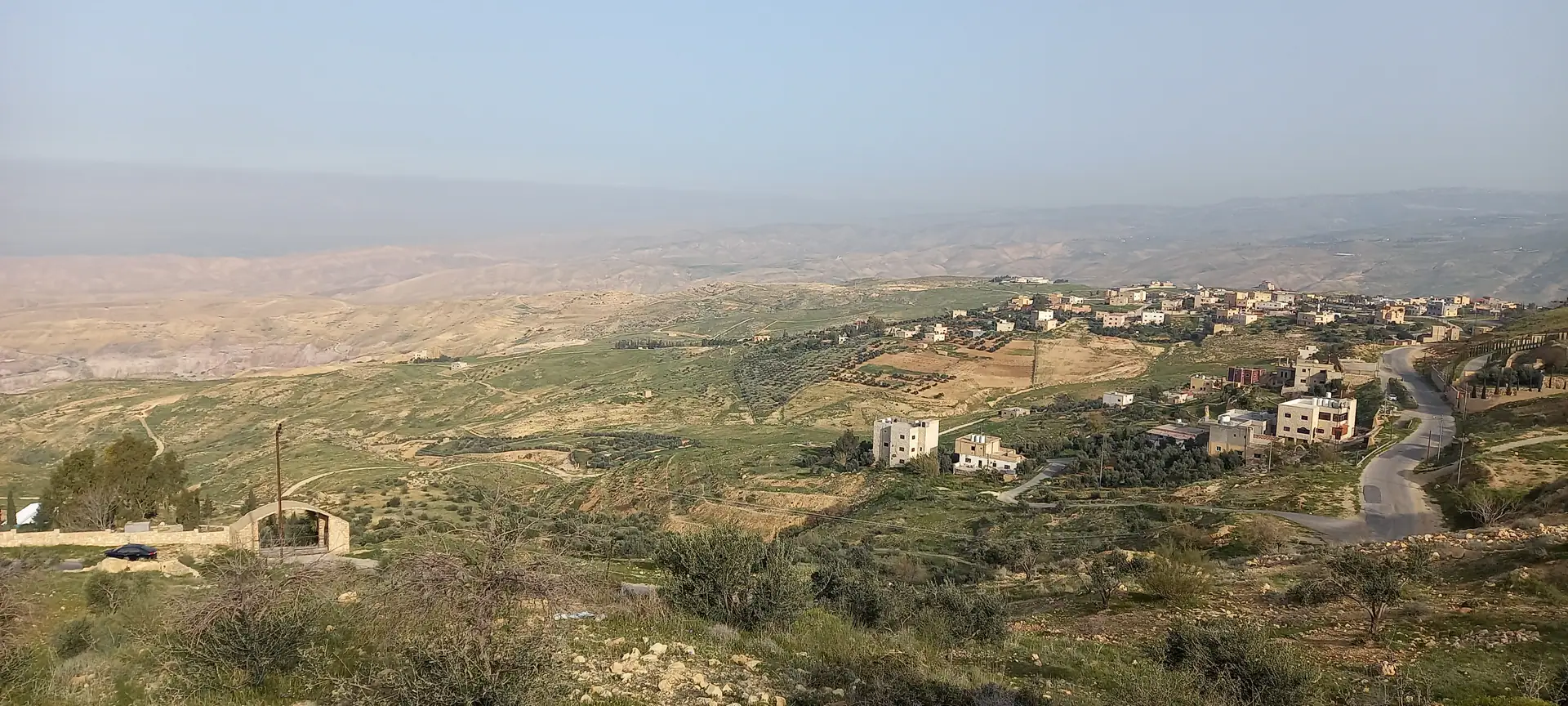 أرض في عمان ناعور منطقة تركي شارع العشرين - 120,000 دأ - صورة 1
