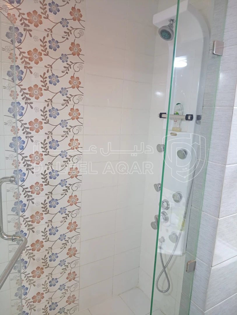 شقة في مرج الحمام - بجانب مطعم قرية النخيل  - 210,000 دأ - صورة 1