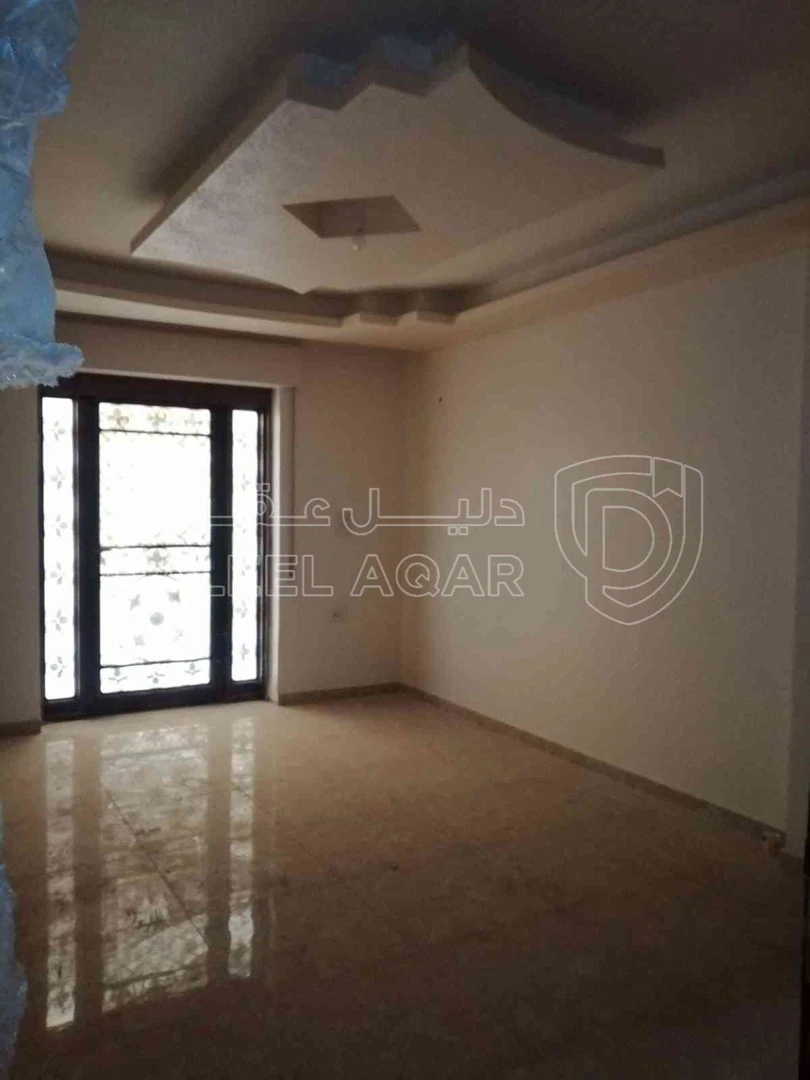 شقة في اربد الحي الشرقي ميدان الزعبي غرب حديقة الزهراء ب ٢٠٠ متر - 42,000 دأ - صورة 1