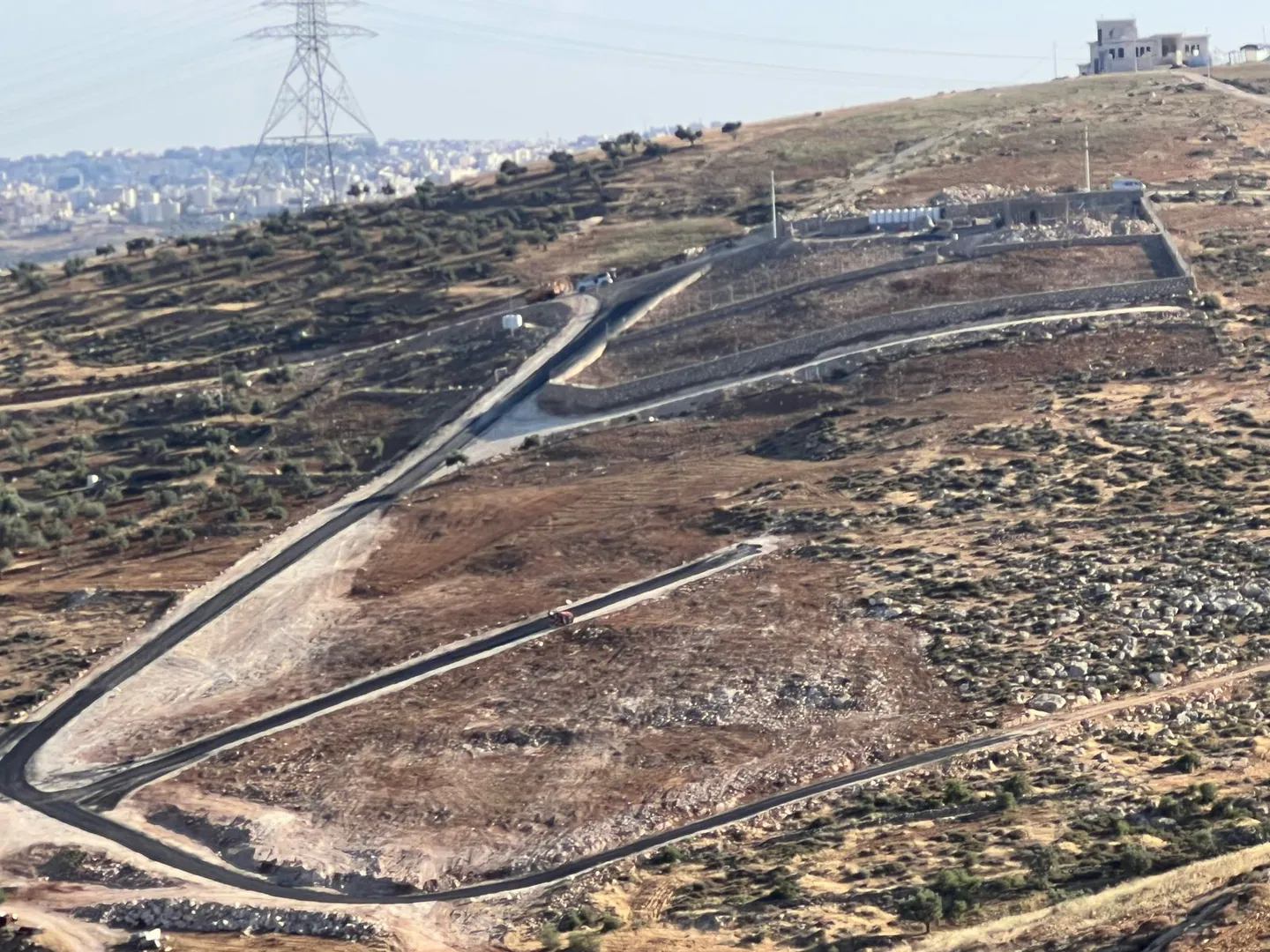 أرض في الزرقاء - ام رمانة  - 48,000 دأ - صورة 1