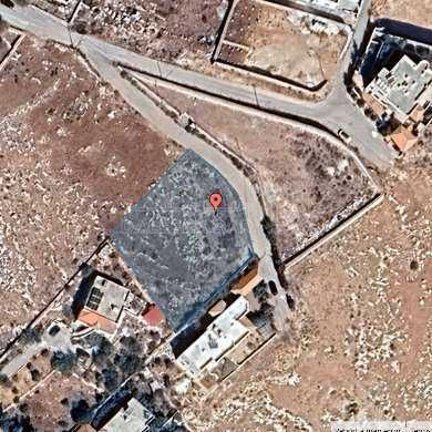 أرض في ارض في السلط قرب شارع الستين  - 125,000 دأ - صورة 1