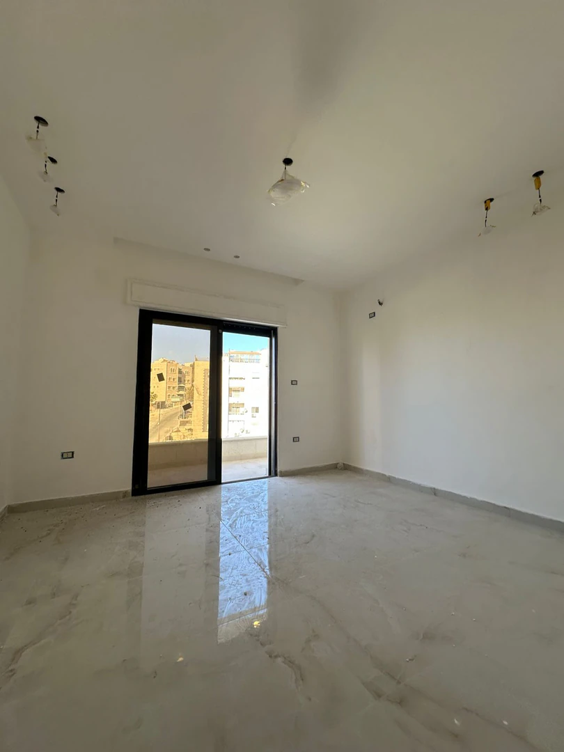 شقة في عمان _ جحره الجنوبي - 63,000 دأ - صورة 1