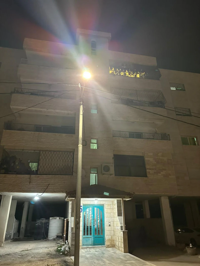 شقة في اربد خلف مركز امن الحي الشرقي  - 36,000 دأ - صورة 1