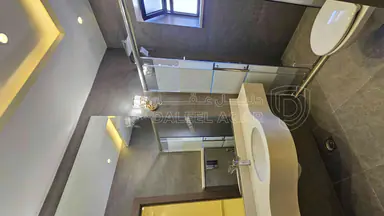 شقة في الجبيهه ام زويتينه دوبلكس درج داخلي اخير مع روف  - 135,000 دأ - صورة NaN