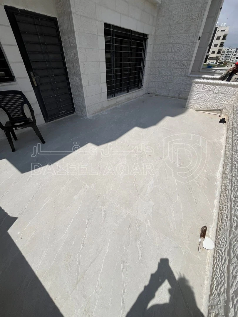 شقة في شقة للبيع في البنيات طابق ارضي مع ترس و كراج - 74,000 دأ - صورة 1