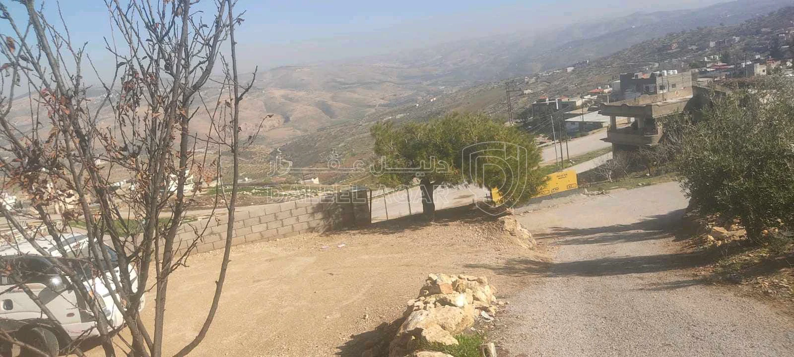 أرض في قطعة أرض مع منزل طابقين بسعر مغري جدا  - 70,000 دأ - صورة 1