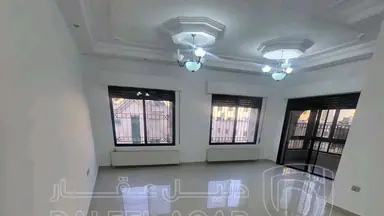 شقة - خلدا قريبة من المدارس النموذجية  - 77000 دأ