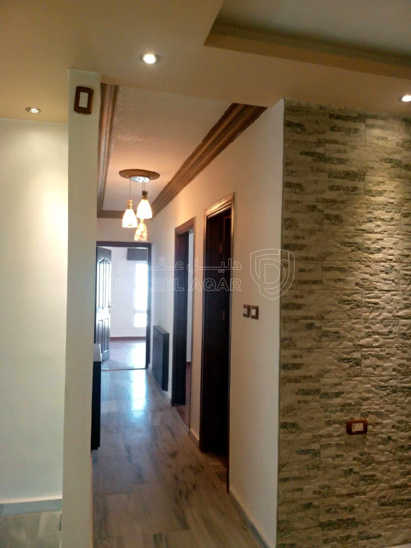 شقة في صويلح قرب دوار الكمالية وقرب مبنى الامانه - 43,000 دأ - صورة 1