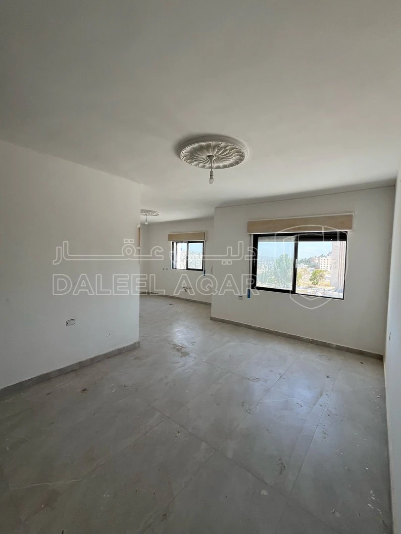 شقة في في جبل الزهور ب 40 الف طابق اول شقة جديدة 90 متر  - 40,000 دأ - صورة 1