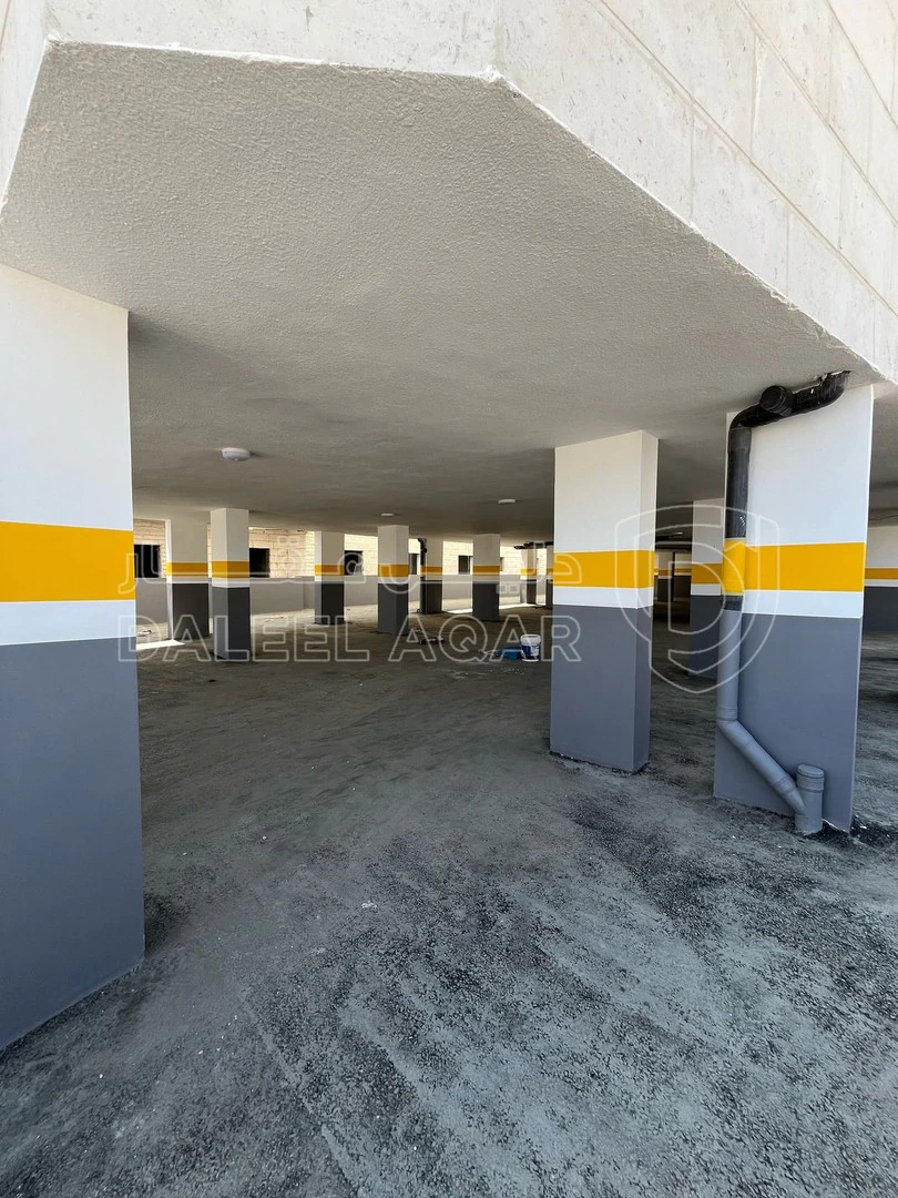 شقة في في جبل الزهور ب 40 الف طابق اول شقة جديدة 90 متر  - 40,000 دأ - صورة 1