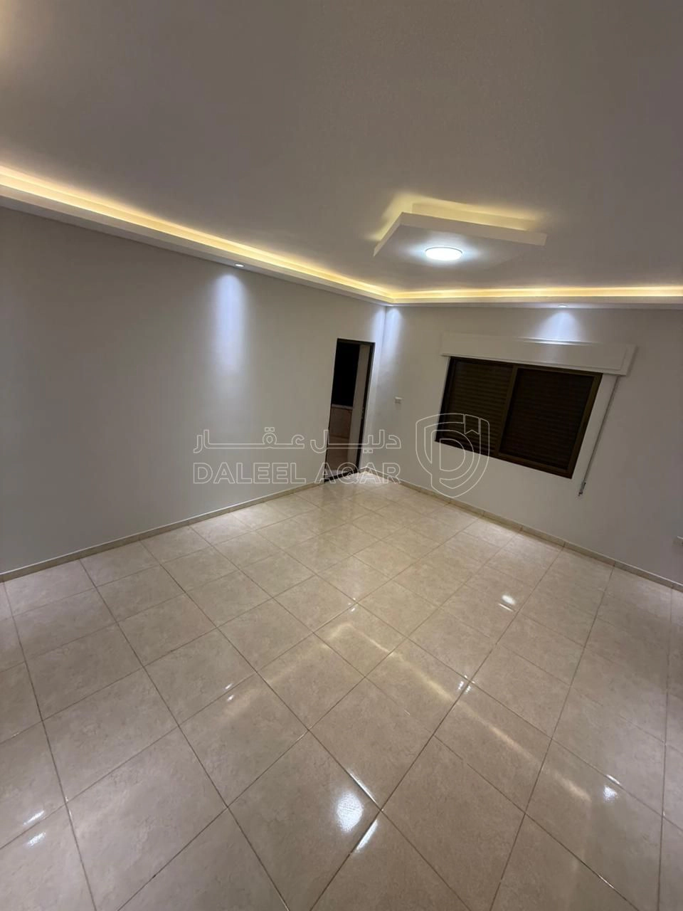 شقة في قرب اشارة الغاز - خلف مدارس الارتقاء  - 47,000 دأ - صورة 1