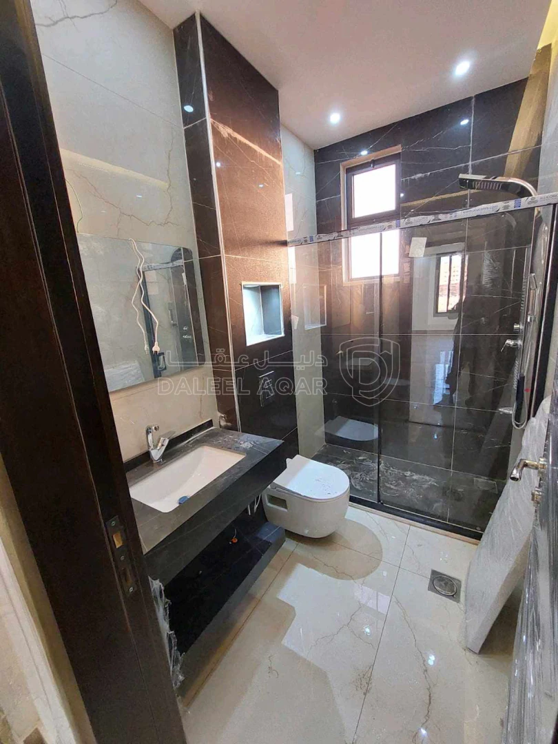 شقة في البنيات - 130,000 دأ - صورة 1