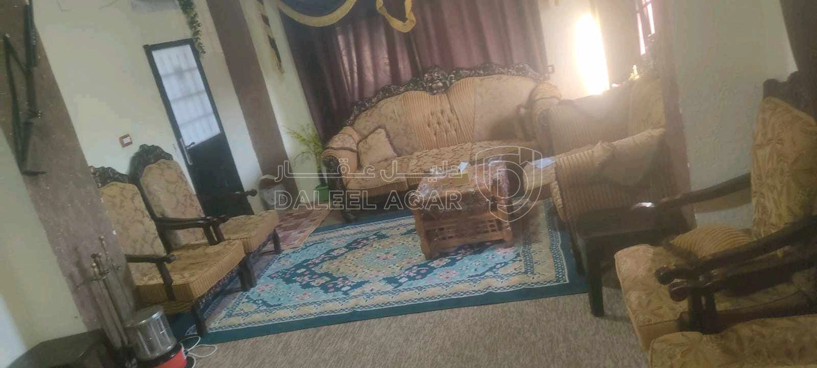 أرض في قطعة أرض مع منزل طابقين بسعر مغري جدا  - 70,000 دأ - صورة 1