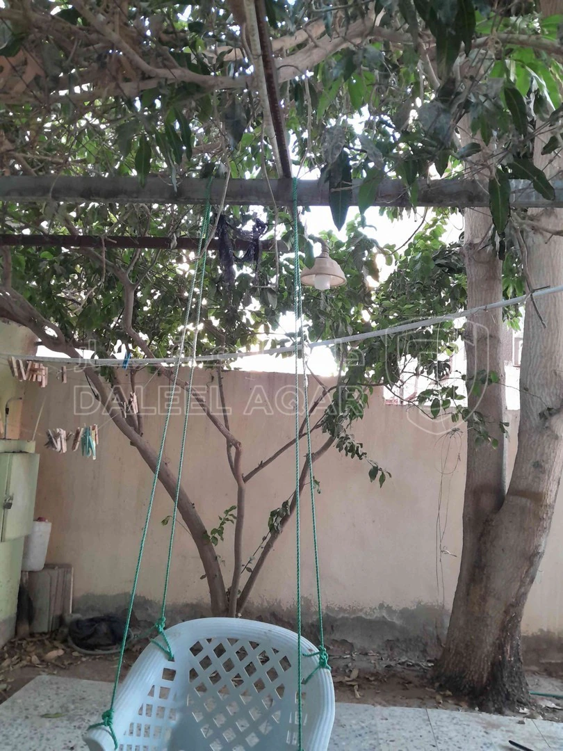 شقة في العاشرة الغربي مقابل مدرسة واحة الفكر الإسلامية - 36,000 دأ - صورة 1