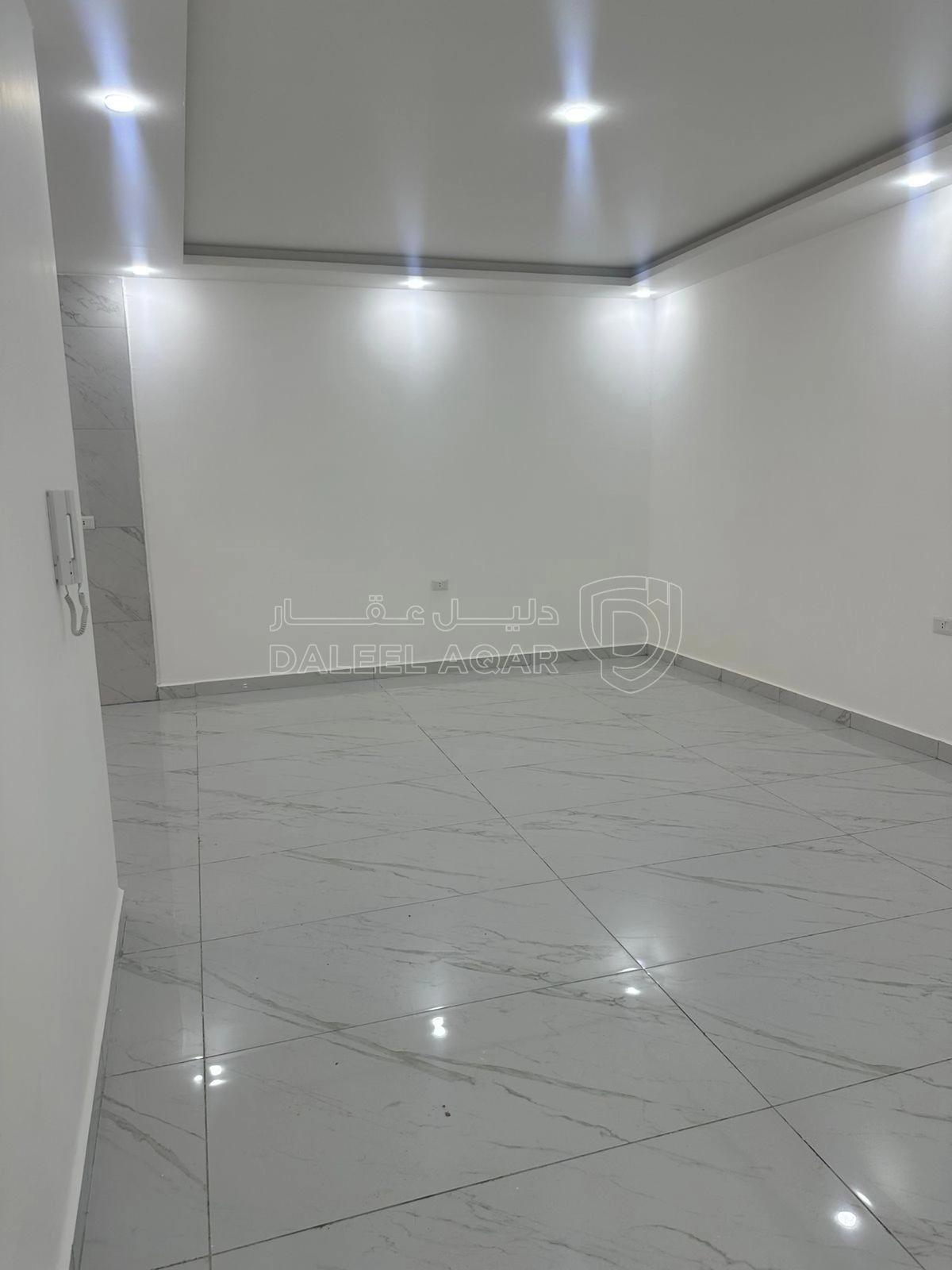 شقة في شارع الحرية - قرب من مطعم ابو زغلة - 54,000 دأ - صورة 1
