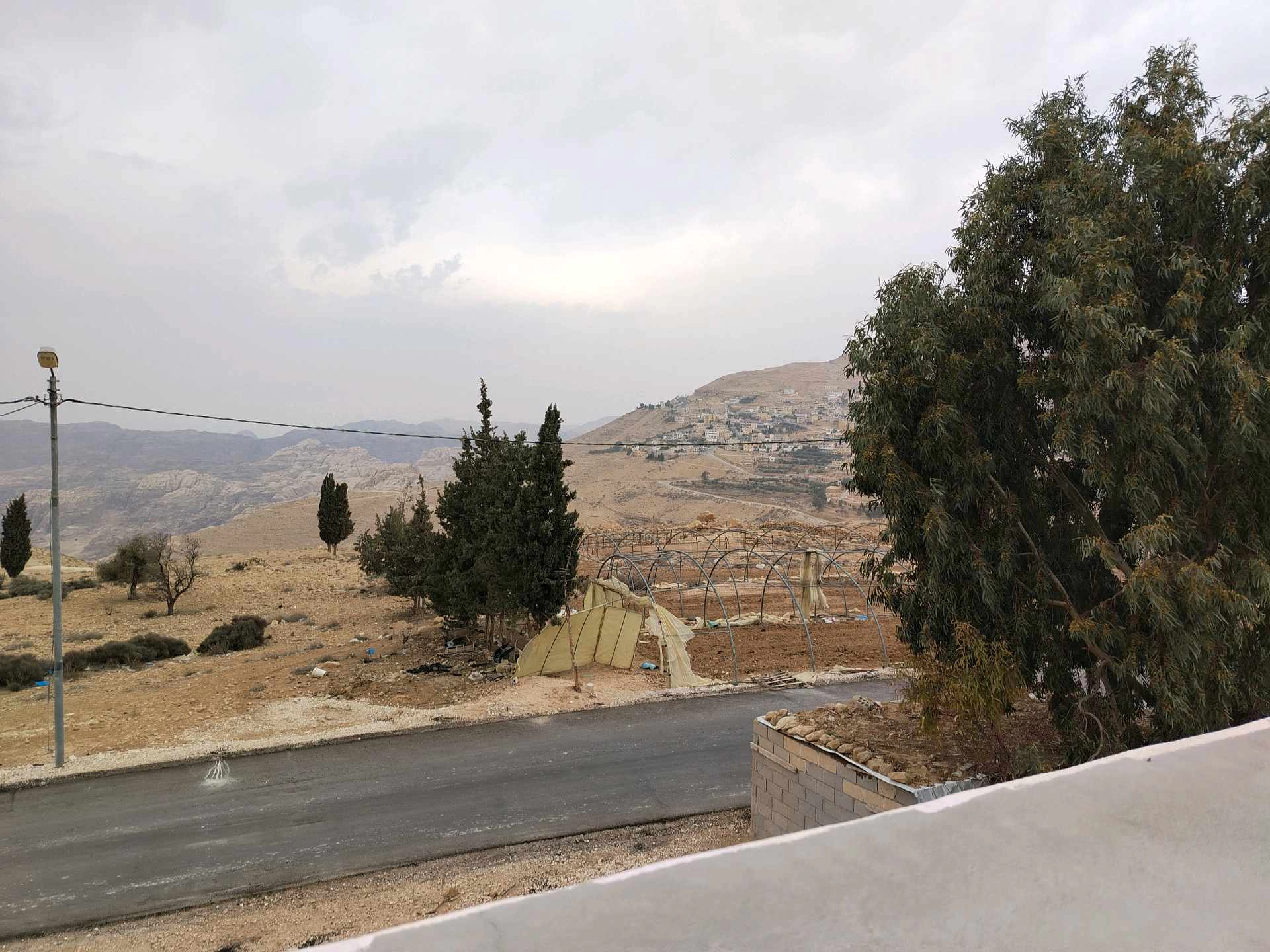 مبنى في وادي موسى - 90,000 دأ - صورة 1