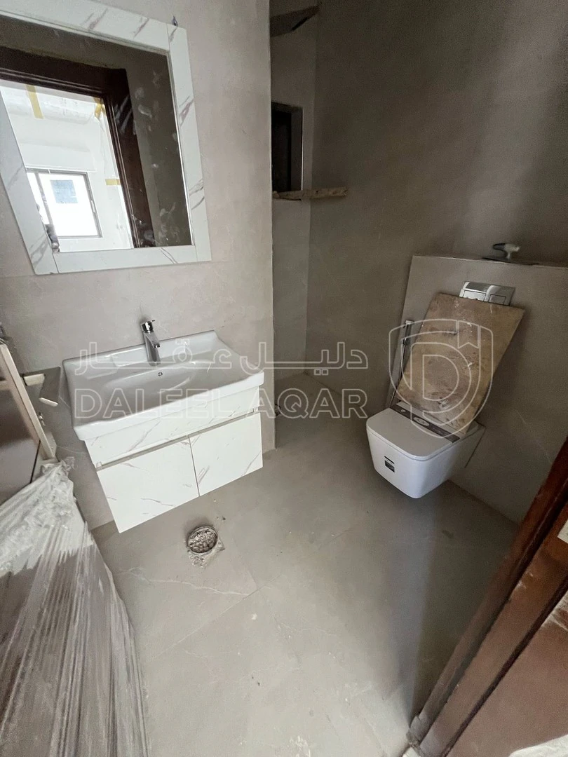 شقة في في جبل الزهور ب 40 الف طابق اول شقة جديدة 90 متر  - 40,000 دأ - صورة 1