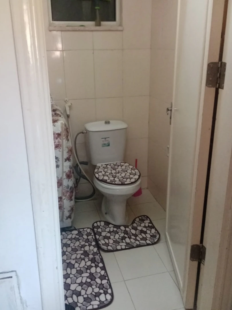 شقة في المستندة /سكن كريم/ مقابل مسجد كعب بن مالك - 21,000 دأ - صورة 1
