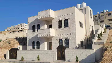 فيلا/منزل في منزل للبيع الزرقاء جريبا حوض السلايطه  - 85,000 دأ - صورة NaN