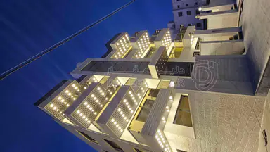 شقة في الجبيهه ام زويتينه دوبلكس درج داخلي اخير مع روف  - 135,000 دأ - صورة NaN