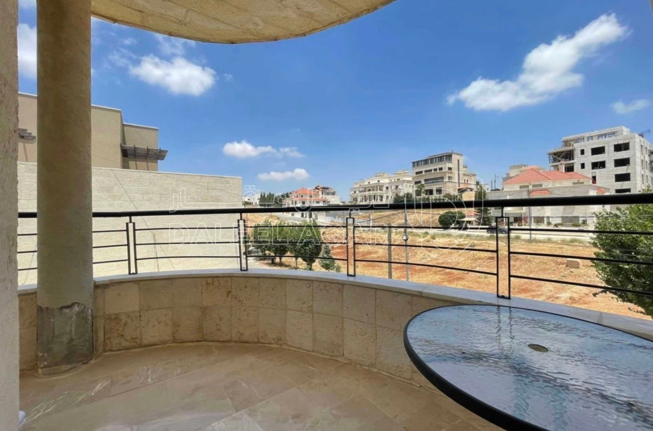 شقة في دابوق - شارع جعفر الزعبي - 235,000 دأ - صورة 1