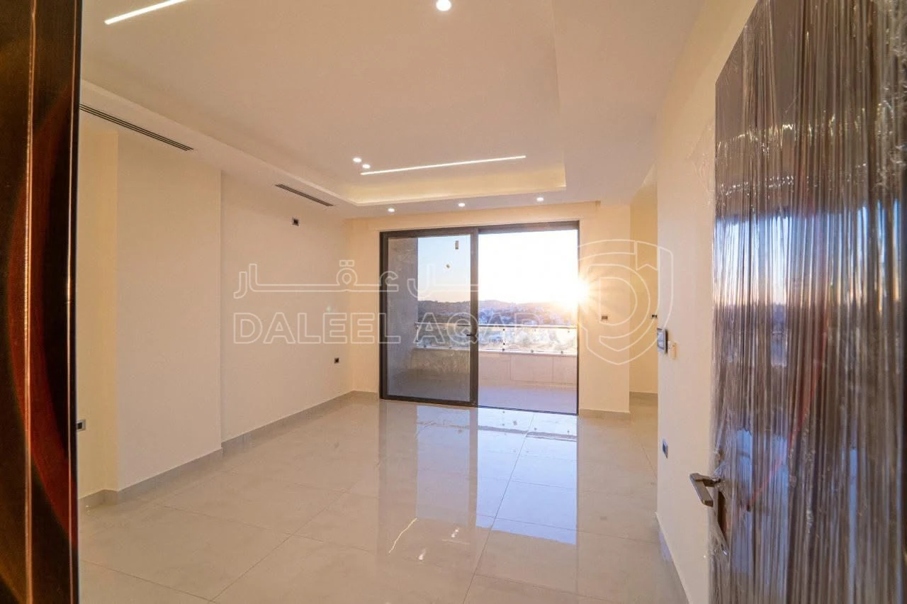 شقة في شارع ايليا أيوب الريحاني - 230,000 دأ - صورة 1