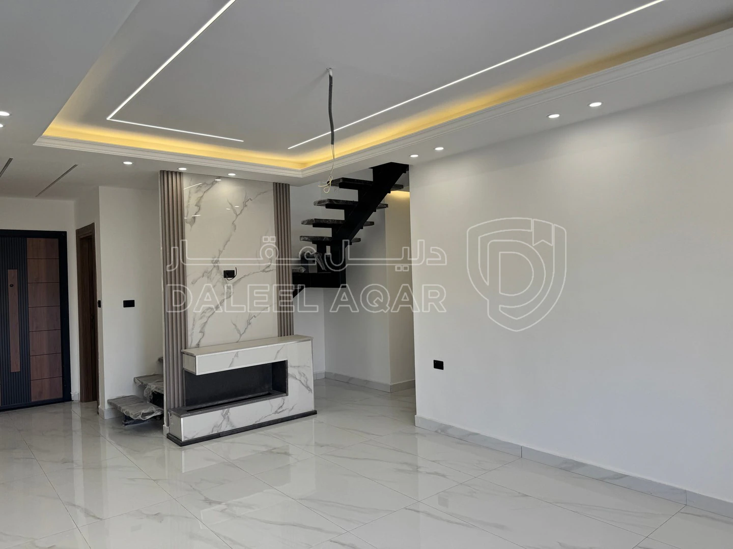 شقة في البنيات - طريق المطار - 125,000 دأ - صورة 1