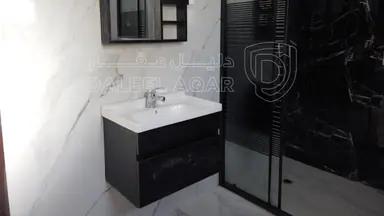 شقة في ‏ALHAKAM HOUSING كاش او أقساط من المالكمشروع مادبا حي الرشاد ((بالقرب من مسجد عيسى أبن مريم))( شقق طابقيه مساحة (174)📌لدينا فريق كامل مجهز في اي وقت للجولات الميدانية وتزويدكم في ادق التفاصيل للمشروع (المشروع جاهزة للتسليم) 🏘️🏘️🏙️ شركتنا مختصة باختيار المواقع الاستراتيجية وفي أرقى المناطق) ________🏘️ مواصفات الشقق بمواصفات ڤلل💯تشطيبات سوبر ديلوكس❇️ مساحة الشقه الاولى 174+220 مساحات خارجيه ❇️ مساحة الشقق (174)م وتتكون من : ✔️ 2 غرف نوم اطفال  ✔️ غرفة ماستر ✔️ 3حمامات ✔️ صالون مع بلكونه✔️ مطبخ مع بلكونه✔️ غرفة ضيوف مع بلكونه 📌مواصفـات الشقة :-🔹المنيوم مقطع خاص Spacer 16m زجاج Double Glaze عازل للحرارة والصوت .🔹اباجورات المنيوم كهرباء معزولة Foam .🔹 بورسلان إسباني نخب أول .🔹 أطقم حمامات معلقة Vetra .🔹 مغاسل كاونتر مع خزائن Laminate .🔹 بطاريات Roca إسباني .🔹 نظام Shower Jet مع قاطع سيكوريت واكسسوارات Stainless steel .🔹 أسقف جبسبمورد مع ديكورات مودرن مميزة لكامل الشقة .🔹انارة Spot light Linear light لكامل الشقة .🔹أبواب قشرة جوز دهان ايطالي .🔹باب رئيسي أمان متعدد الاقفال .🔹دهانات ديكورية للمداخل ودهانات Dulux لداخل الشقة .🔹انتركم  .🔹تمديدات انترنت لكل الغرف .🔹تأسيس كامل للمكيفات لكل الغرف ويشمل النحاس والكهرباء والتصريف .🔹نظام ستلايت مركزي📌مواصفات المشروع :-🔸واجهات وبروزات معمارية مميزة حجر رويشد نخب اول قياس 50 سم .🔸ديكورات للمداخل والادراج وواجهات المصاعد .🔸رخام ايطالي للمداخل والادراج والترسات .🔸مصعد ايطالي Stainless Steel .🔸عزل كامل مائي وحراري لجدران المبنى داخلي وخارجي .🔸موقف سيارة مستقل لكل شقة .🔸خزان ماء اضافي لكل شقة .🔸تشطيبات Super Deluxe .🔸اشراف هندسي كامل على كافة مراحل العمل من التأسيس وحتى التشطيب النهائي .✅ خدمة ضمان ما بعد البيع :-جميع الشقق منفذة باعلى المواصفات الفنية ومكفولة لمدة سنةكاملة 💯.للأستفسار :0777979428 - 75,000 دأ - صورة NaN
