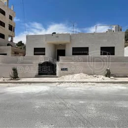 فيلا/منزل في بالقرب من مدرسة الخنساء - 175,000 دأ - صورة 1